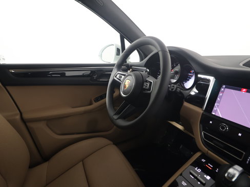 New 2025 Porsche Macan image 12