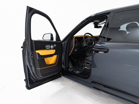 New 2025 Rolls-Royce Cullinan Black Badge image 10