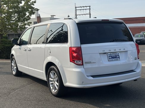 Used 2019 Dodge Grand Caravan SXT image 4