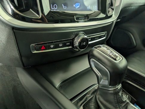 Used 2020 Volvo V60 T5 Cross Country w/ Protection Package Premier image 24