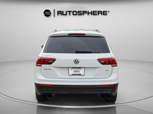 Used 2018 Volkswagen Tiguan S image 8