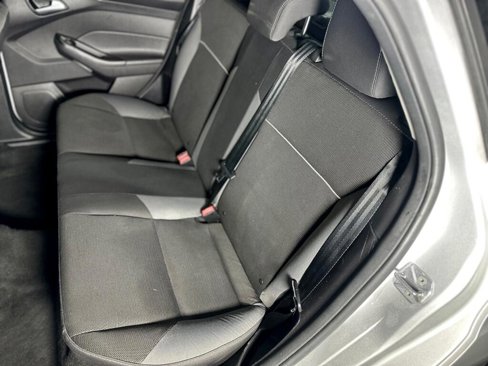 Used 2014 Ford Focus SE w/ SE Winter Package image 23