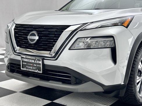 Used 2023 Nissan Rogue SV image 5