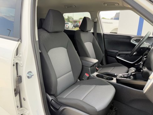 Used 2023 Kia Soul LX image 28