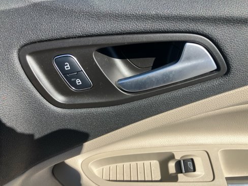 Used 2017 Ford Escape Titanium image 34