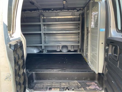 Used 2021 Chevrolet Express 2500 w/ Driver Convenience Package image 25