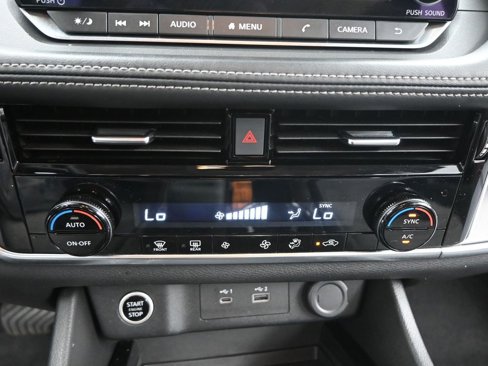 Used 2022 Nissan Rogue SV image 12