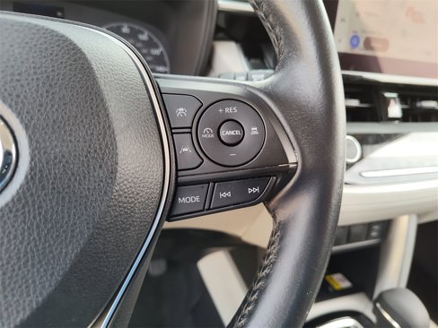 Used 2023 Toyota Corolla Cross LE image 26