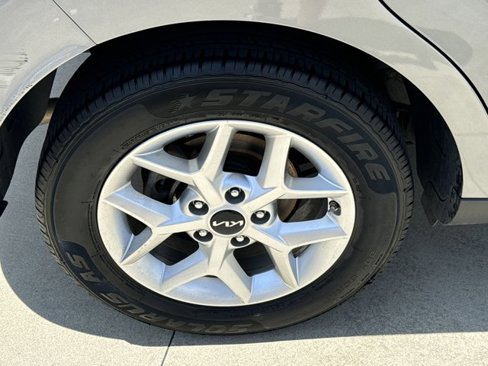Used 2023 Kia Soul LX w/ LX Technology Package image 18