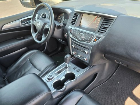 Used 2017 Nissan Pathfinder SL image 11