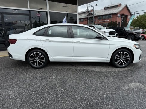 Used 2022 Volkswagen Jetta Sport image 29