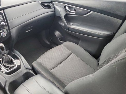 Used 2017 Nissan Rogue SV w/ SV Premium Package image 15
