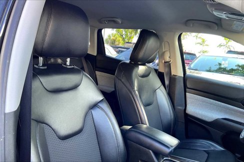 Used 2022 Jeep Compass Latitude image 7