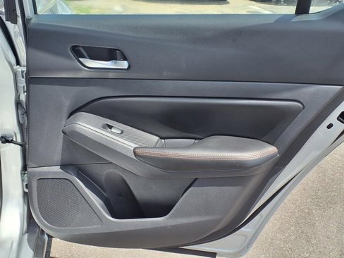 Used 2022 Nissan Altima 2.5 SR image 14