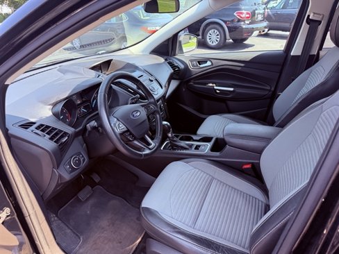 Used 2018 Ford Escape SE w/ SE Sport Appearance Package image 18