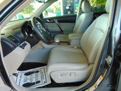Used 2013 Toyota Highlander Limited image 45