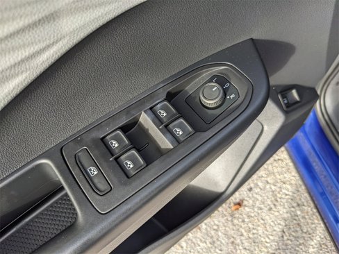 Certified 2022 Volkswagen Taos S image 17