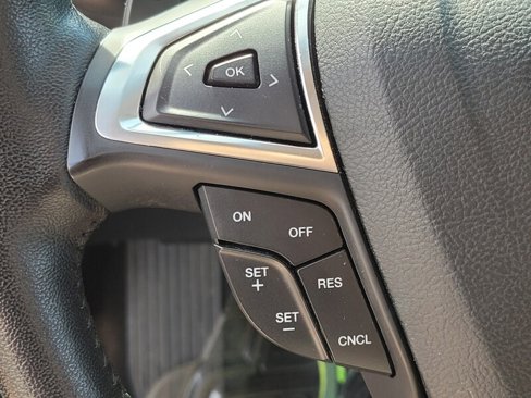 Used 2018 Ford Fusion SE w/ Fusion SE Technology Package image 23