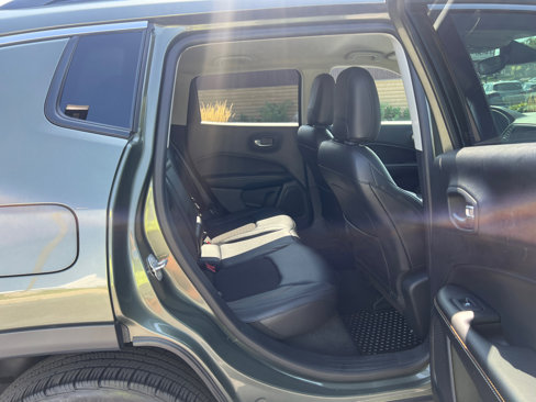 Used 2018 Jeep Compass Latitude w/ Cold Weather Group image 39