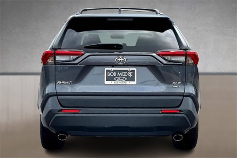 Used 2019 Toyota RAV4 XLE Premium image 4