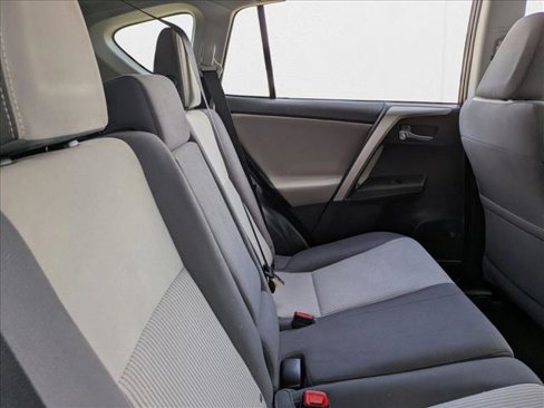 Used 2014 Toyota RAV4 XLE image 19