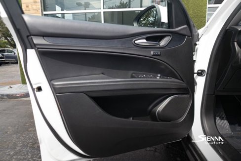Used 2020 Alfa Romeo Stelvio image 14