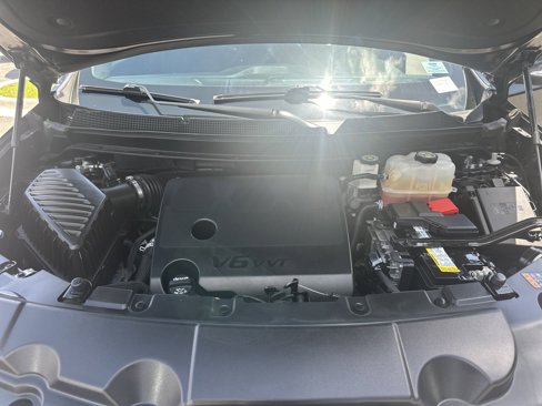 Used 2022 Chevrolet Traverse LT image 39