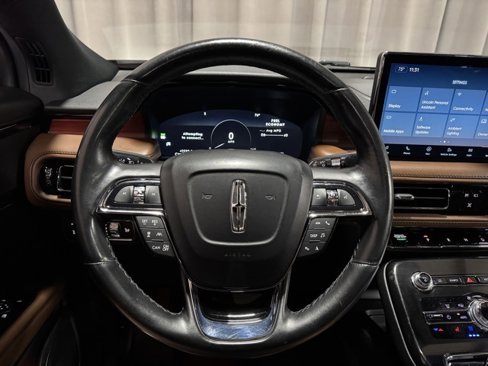 Used 2022 Lincoln Nautilus Reserve image 16