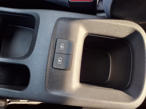 Used 2025 Nissan Versa S w/ Trunk Package image 15