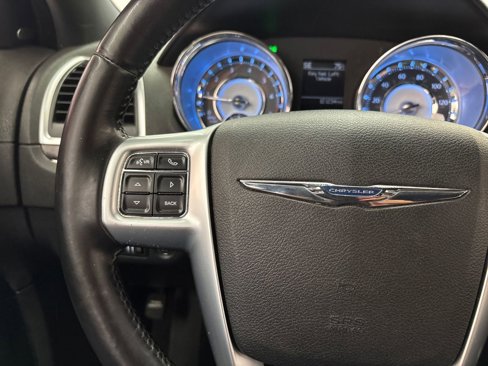 Used 2011 Chrysler 300 Limited image 14