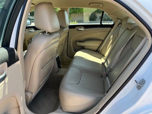 Used 2014 Chrysler 300 image 22