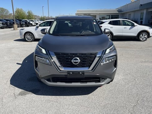 Used 2023 Nissan Rogue SV image 2