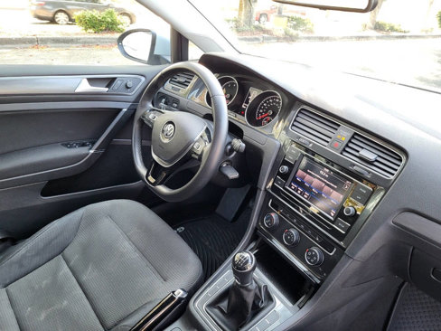 Used 2019 Volkswagen Golf S image 14