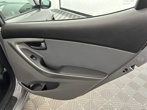 Used 2013 Hyundai Elantra GLS w/ Preferred Pkg image 16