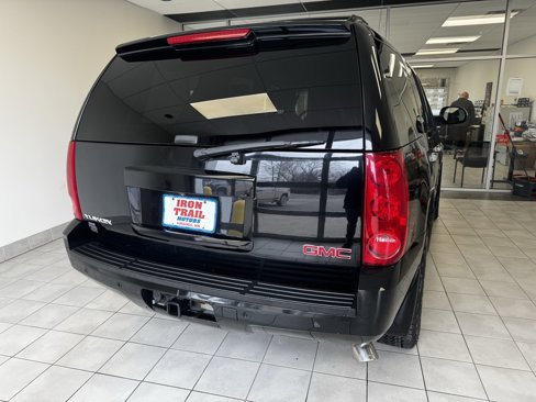 Used 2014 GMC Yukon SLT w/ SLT Chrome Package image 34