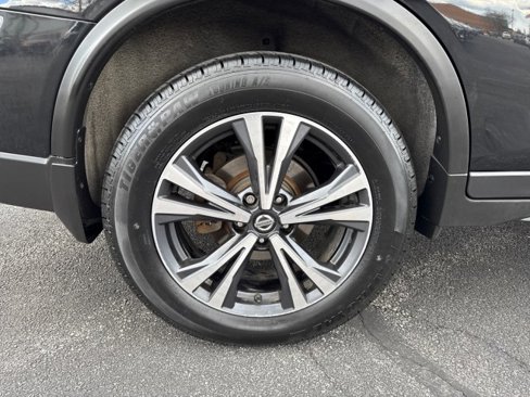 Used 2020 Nissan Rogue SV w/ Premium Package image 10
