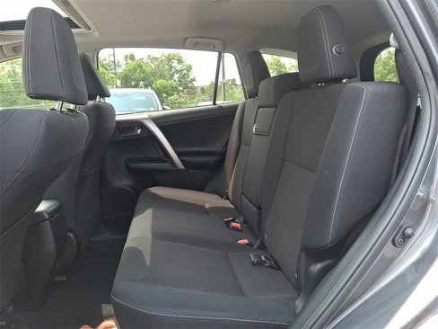 Used 2018 Toyota RAV4 XLE image 10