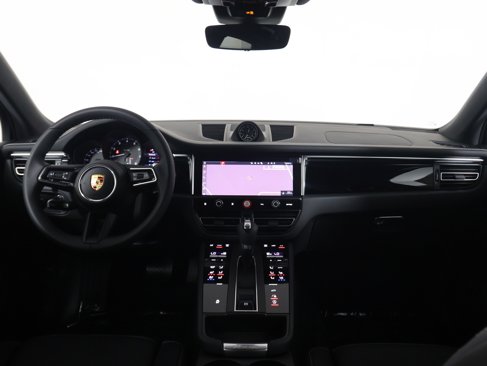 New 2024 Porsche Macan image 13