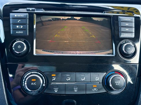 Used 2018 Nissan Rogue S image 24
