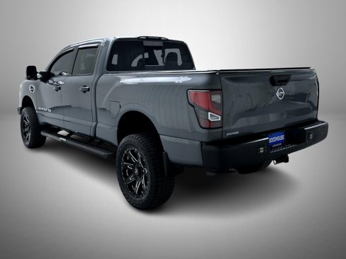 Used 2017 Nissan Titan SV image 7