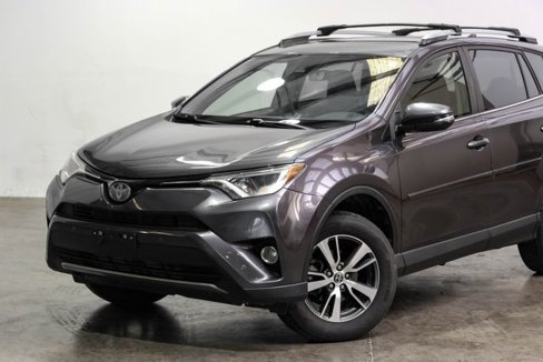 Used 2018 Toyota RAV4 XLE image 7