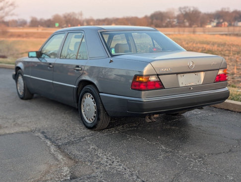 Used 1991 Mercedes-Benz 300 E 3.0 image 3