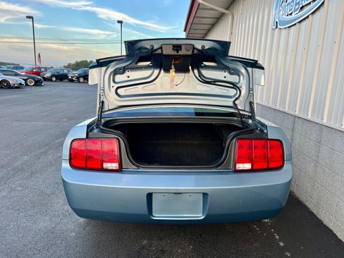 Used 2008 Ford Mustang Premium image 4