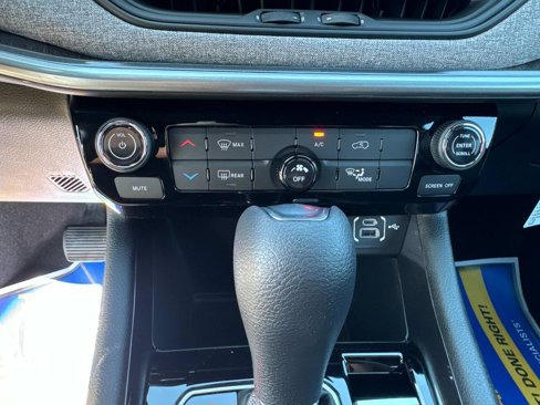 New 2025 Jeep Compass Sport image 23