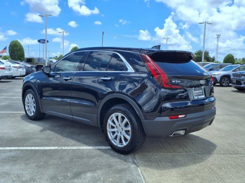 Used 2020 Cadillac XT4 Luxury image 2