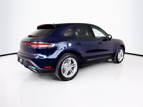 Certified 2022 Porsche Macan image 9