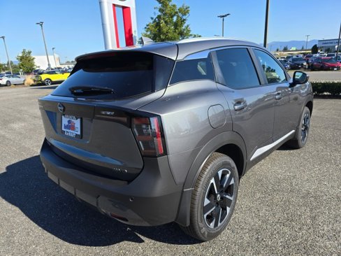 New 2025 Nissan Kicks SV w/ SV Premium Package image 4