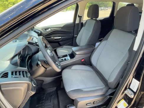 Used 2017 Ford Escape SE image 5