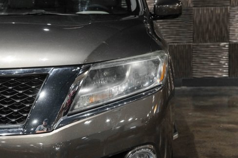 Used 2016 Nissan Pathfinder Platinum w/ Family Entertainment Package image 44