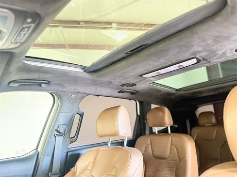 Used 2022 Kia Telluride SX w/ SX Prestige Package image 16